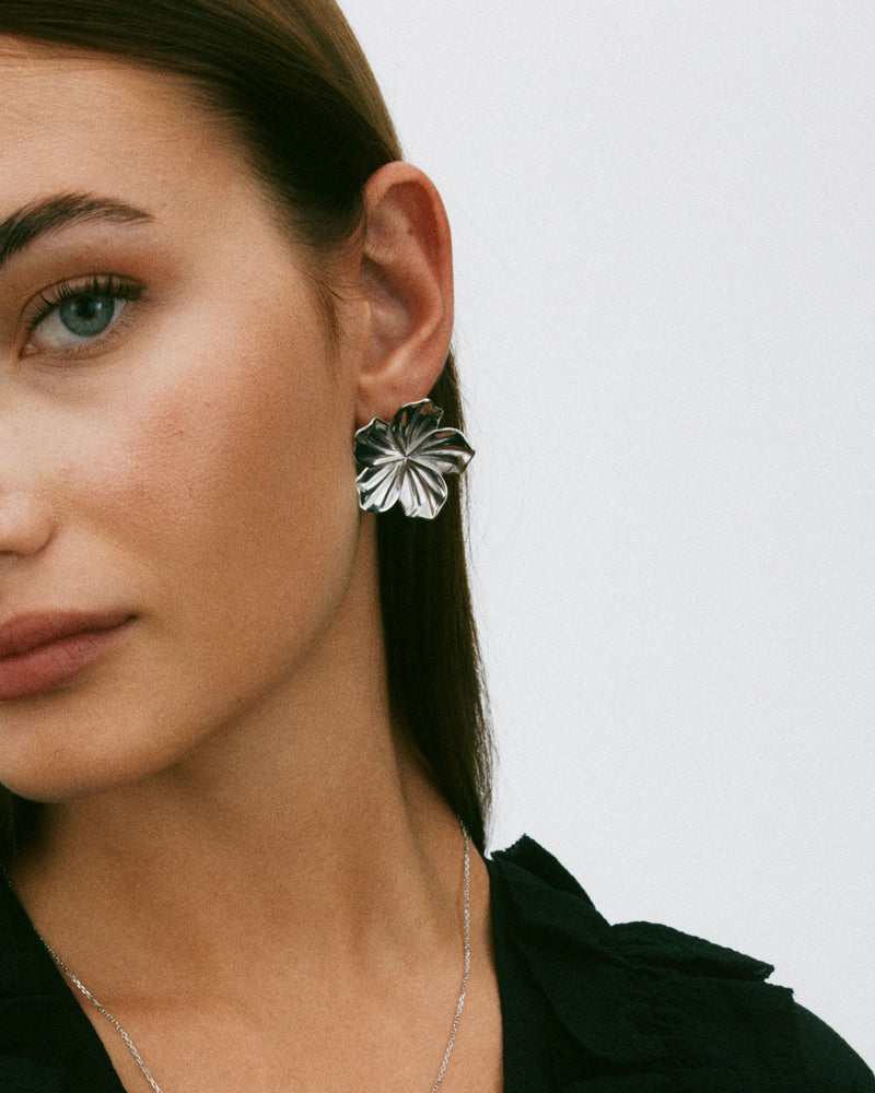 Jasmine Studs L Steel